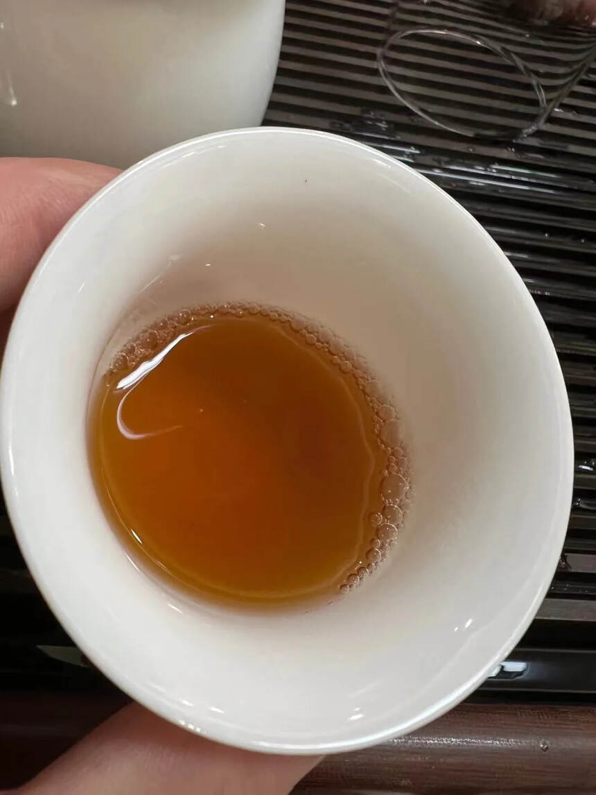 99年兴海茶厂小红印生茶，中茶公司定制款，易武麻黑纯