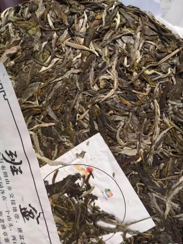 【2019班盆】
班盆古树普洱生茶选用云南优质大叶种