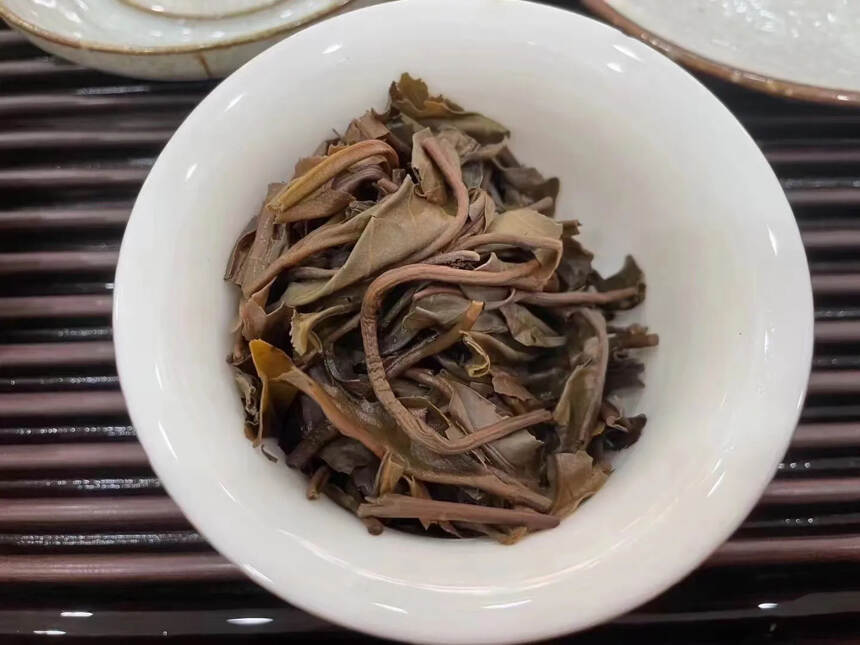 #茶生活# 2014年?恒顺昌零八布朗古茶青饼选用2