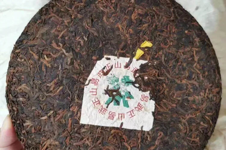 ??2006年雲武同庆熟饼.茶底气十足，汤色透亮，香