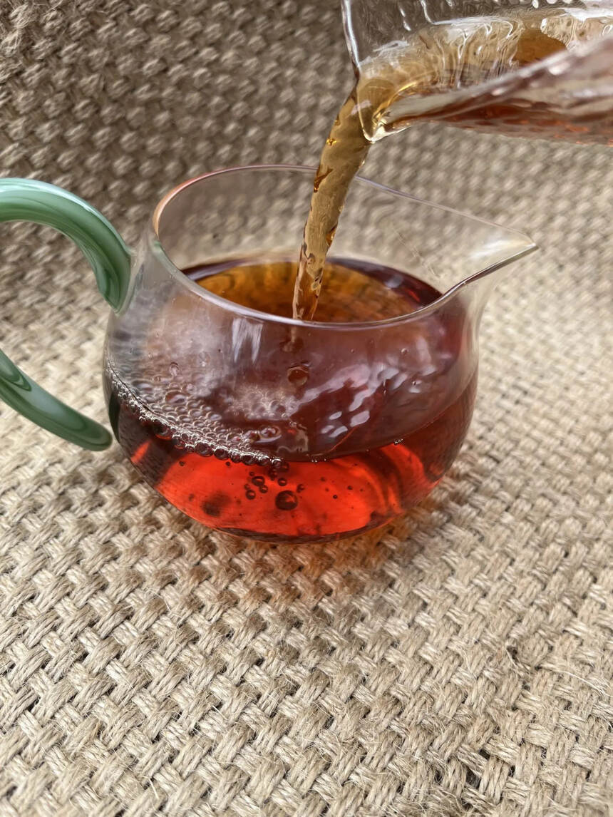 98年中茶大红印熟茶，药香甘甜！