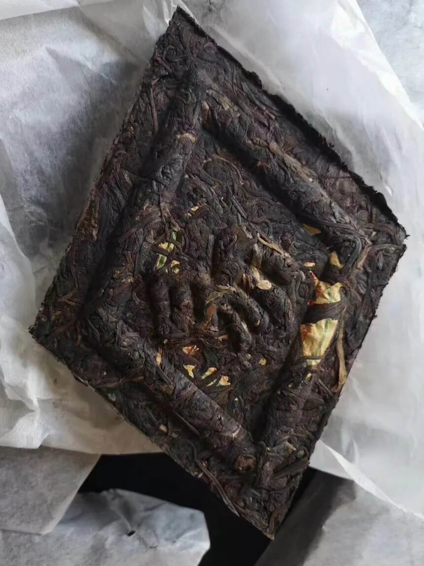 90年代纯干仓德兰生砖，一片400g，年份足，口感好