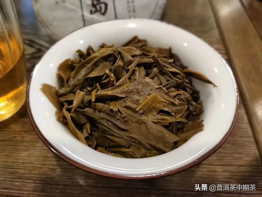 2018年100克冰岛小饼  
一口料压制   兰花