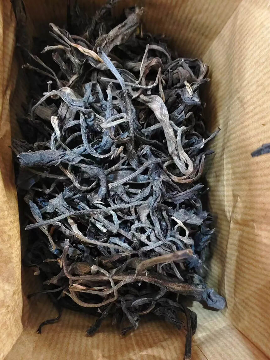 八十年代香港廖福茶號-老生茶
?规格:200克一盒，