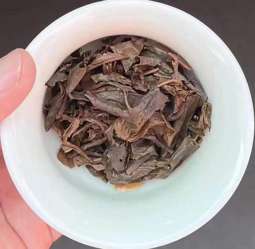 百年老字号鸿利【福禄贡茶】普洱茶
烟韵悠长 茶味浓郁