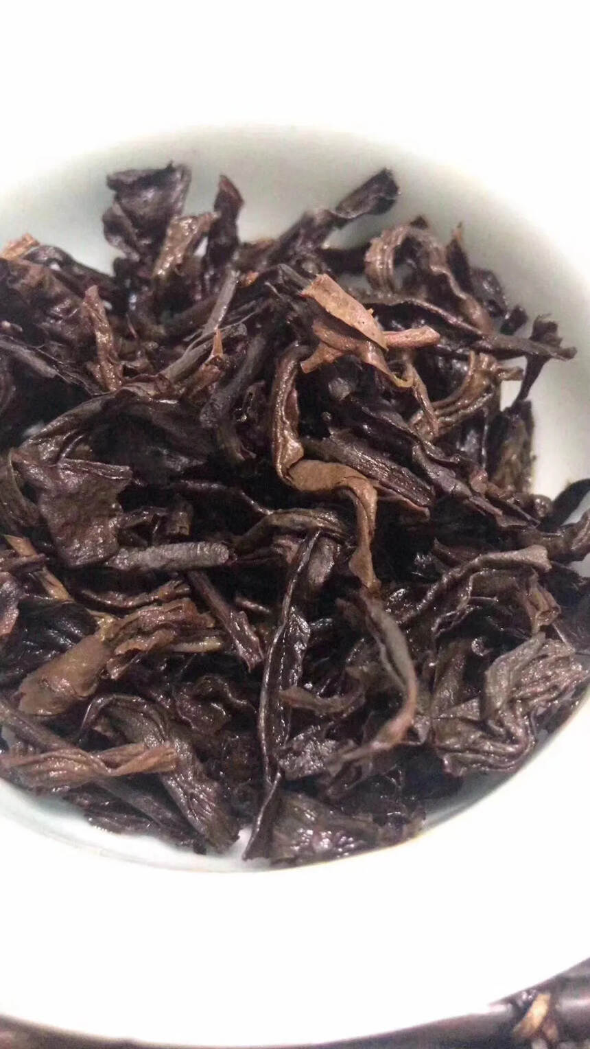 80年代老易武散茶生茶，昆明纯干仓，纸箱密封保存。3