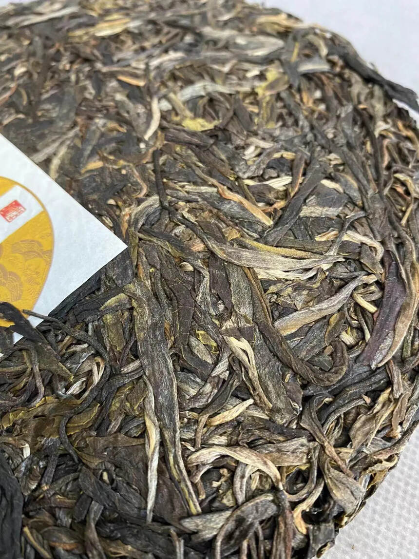 千家寨普洱茶的口感特点:香气浓郁，茶汤吞咽较为顺畅，