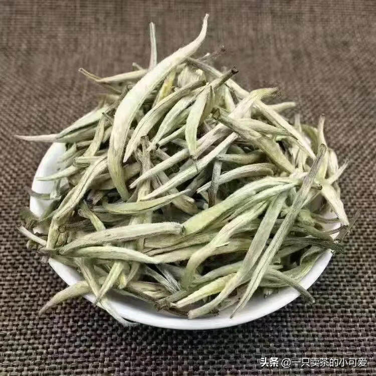 新品上市邀您品茗！
特级白毫银针：
粒粒饱满，银毫丰