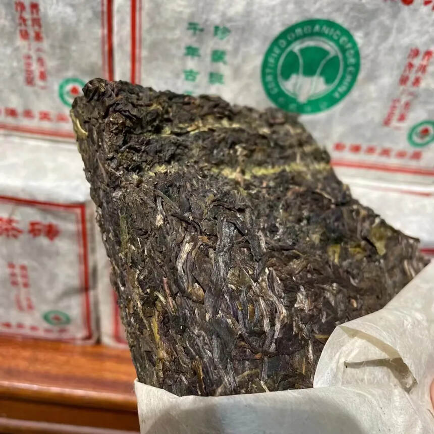 班章生态有机茶砖
布朗口感、茶气十足
500克/砖