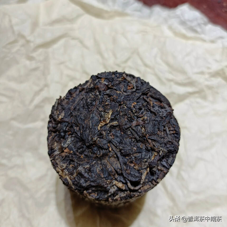 2003年白菜班章有机女兒茶柱357克一根，仓储干净