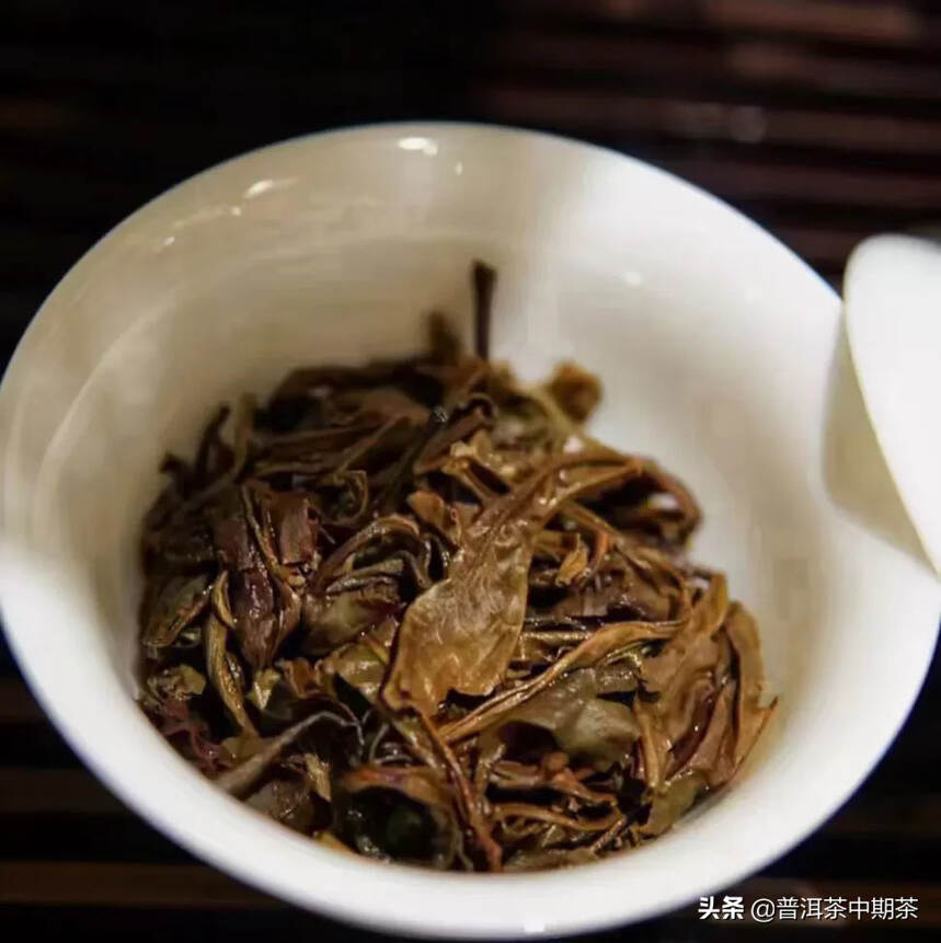 2003年班章茶王获得【金奖】357克，此茶当年选用