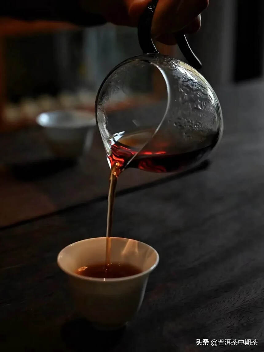 九十年代竹壳老熟砖1000克，此款茶品为台商的订制产