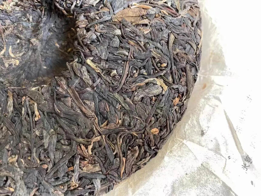 #普洱茶# 06年班章生态茶，一件42饼.汤浓而厚，