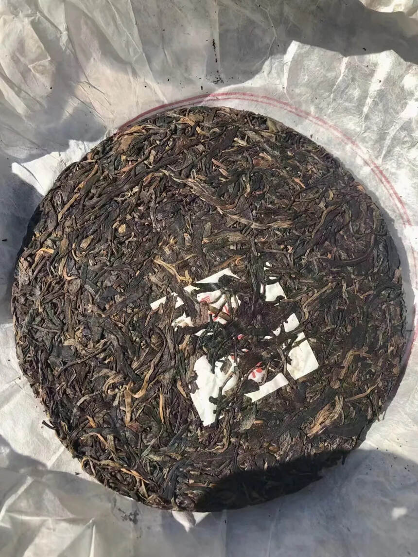 出几件2005年|昆明仓老生茶
勐库冰岛圆茶400克