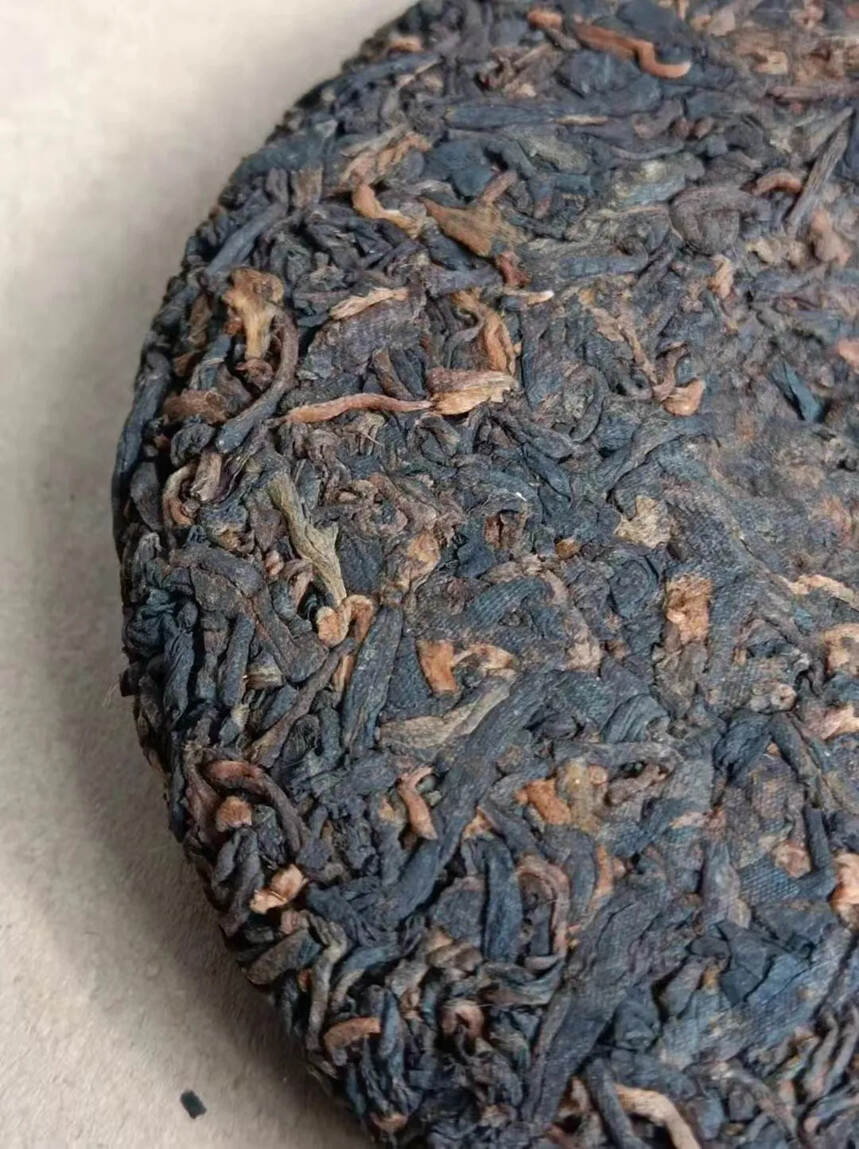 2011年中茶贡饼熟茶，规格：100g*5饼/盒，中