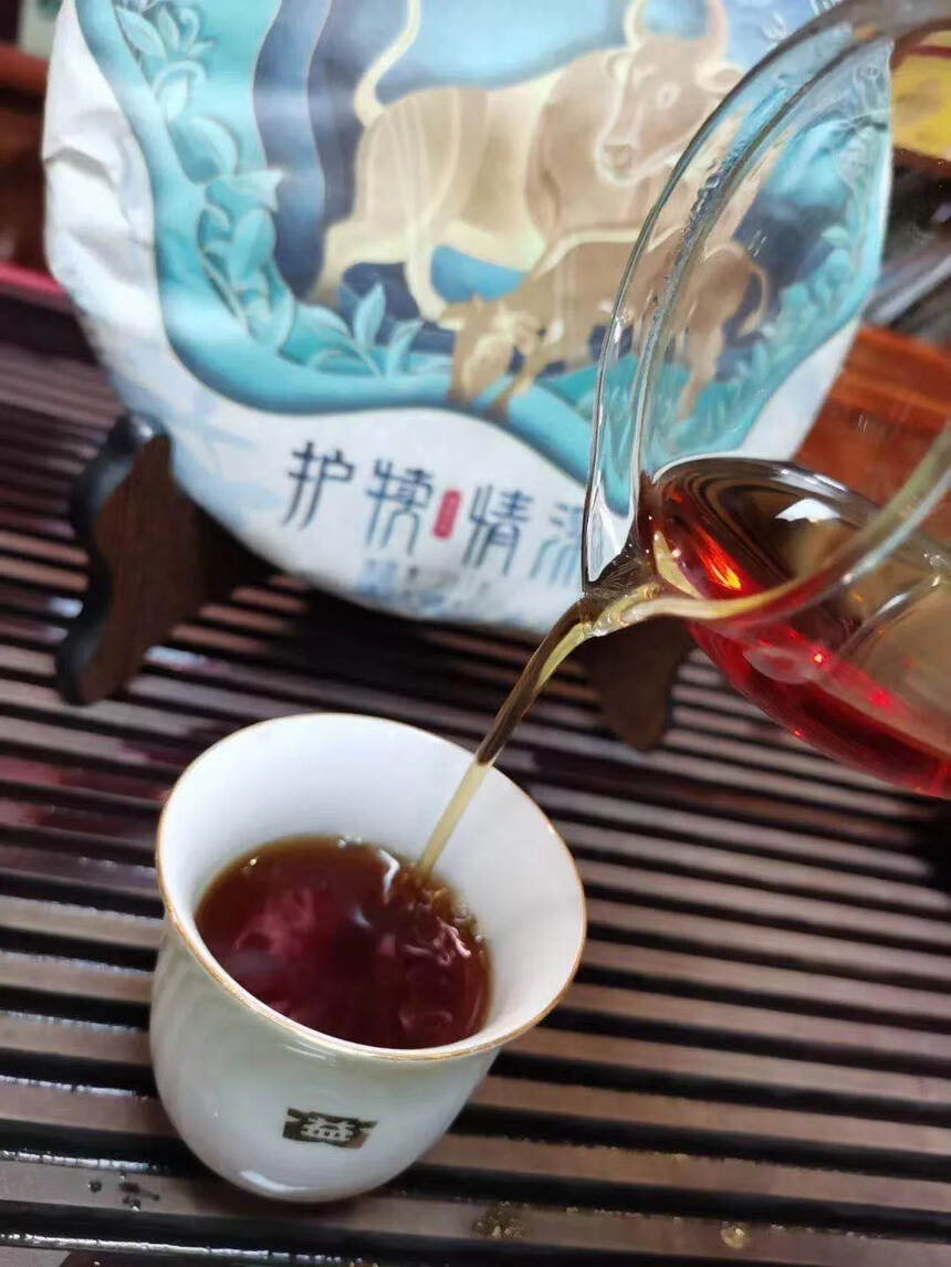 大益牛饼，护犊情深#普洱茶# #茶生活#