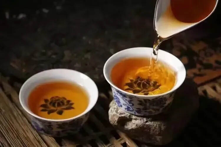 【98年易武老树蓝印】生茶，高性价比
产品参数：35