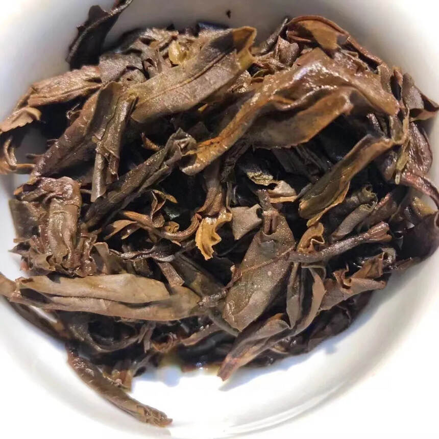 99年绿印大叶青饼老生茶，昆明纯干仓！药香甘甜#普洱