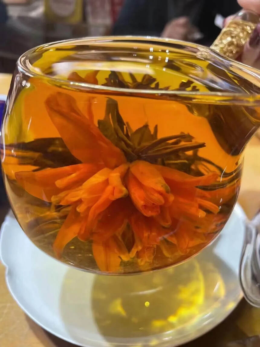 百合花与红茶馆结合好喝又美容