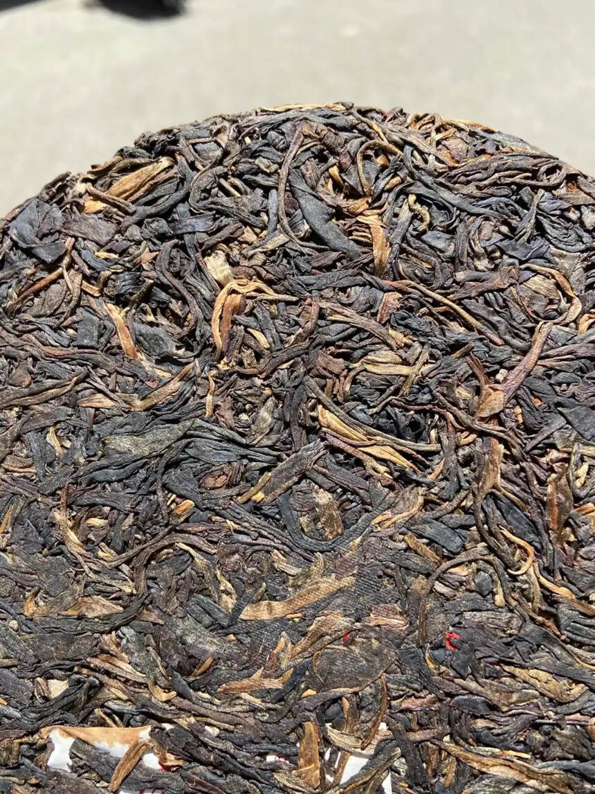 古树茶首选150年以上树龄古树冰岛，有苦有甜有回甘，