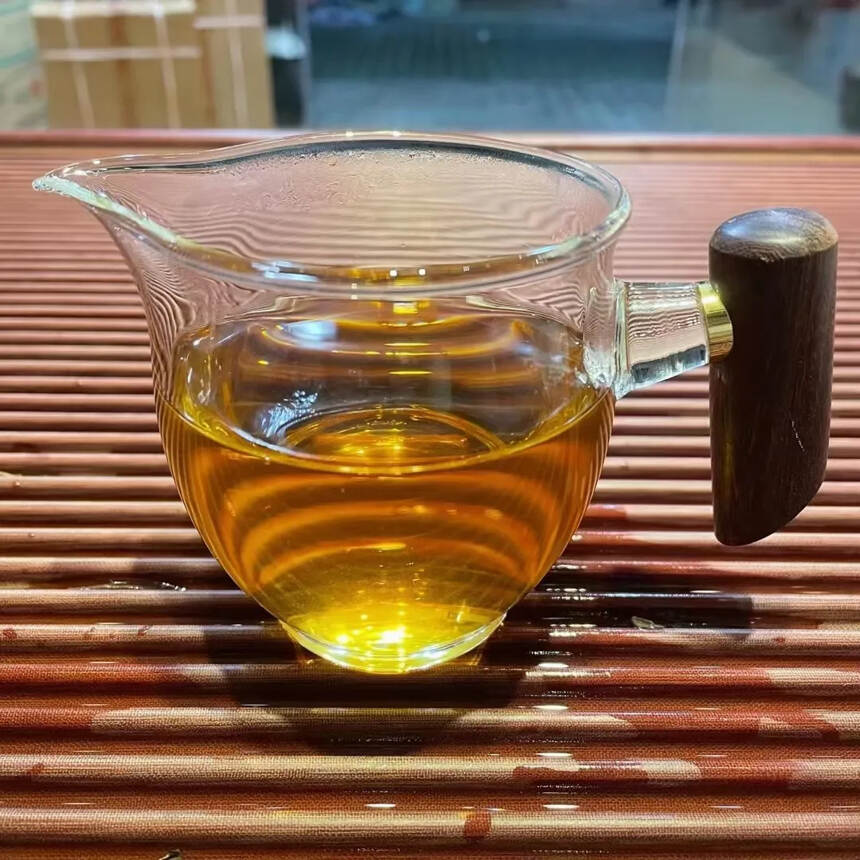 班章生态有机茶砖
布朗口感、茶气十足
500克/砖