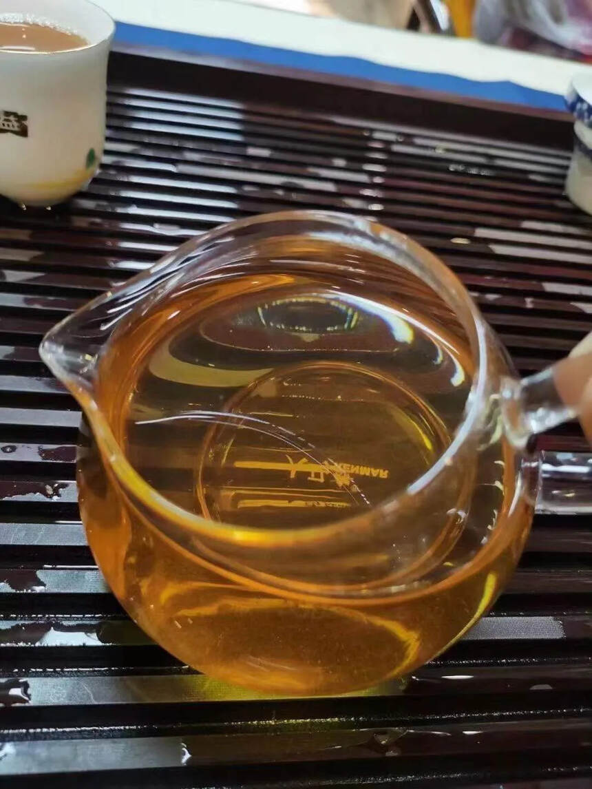 2006年布朗大树茶
勐海布朗茶区的头春乔木古树茶菁