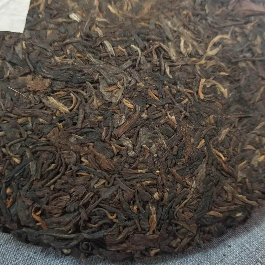 01年勐海茶厂老树圆茶老生茶，繁体厂海王叉，纯干仓老