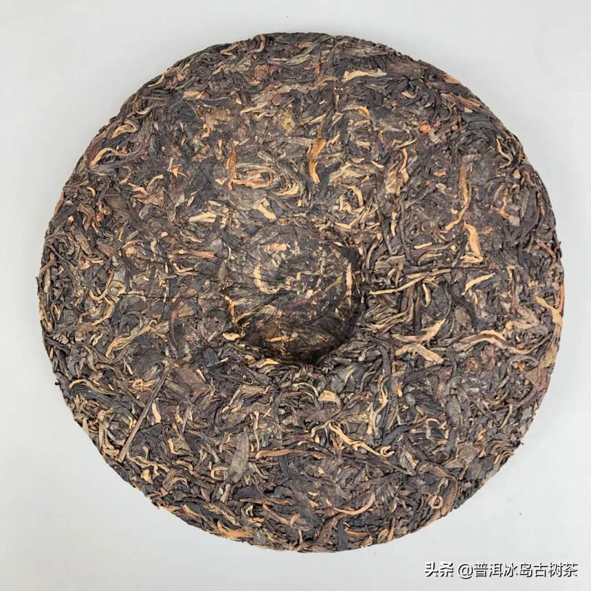 板桥人渡泉声，茅檐日午鸡鸣。 莫嗔焙茶烟暗，却喜晒