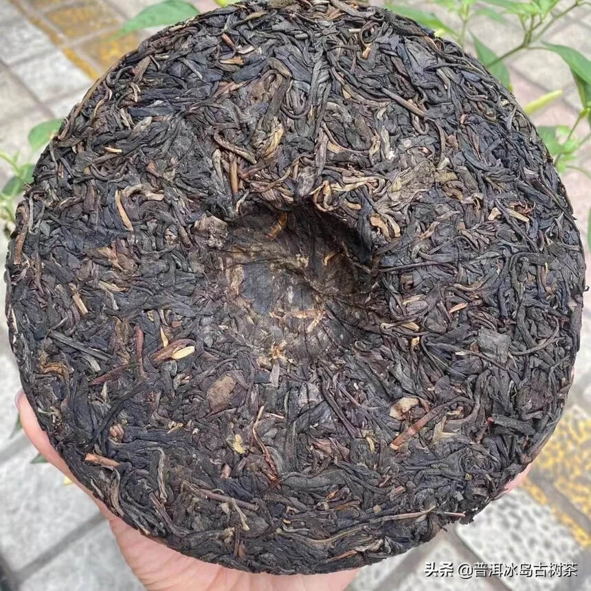 在这个掺杂着五颜六色的饮料的大染缸时代，喜欢喝茶的人