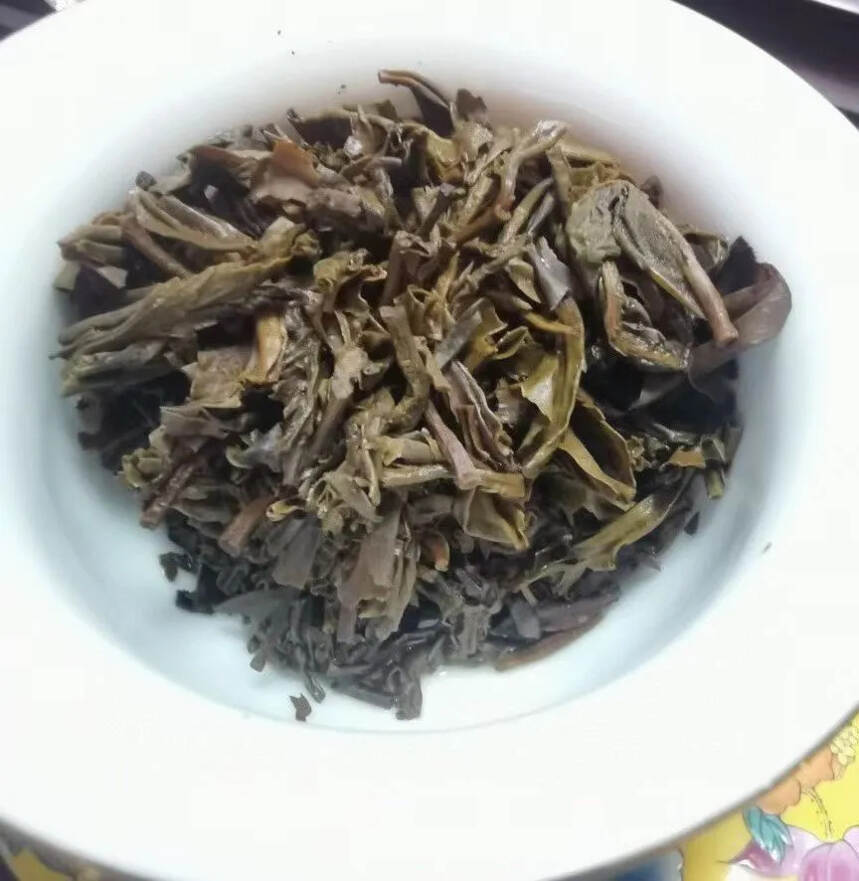 2002年珍藏版大红印圆茶，老生茶，
茶汤回甘极好，