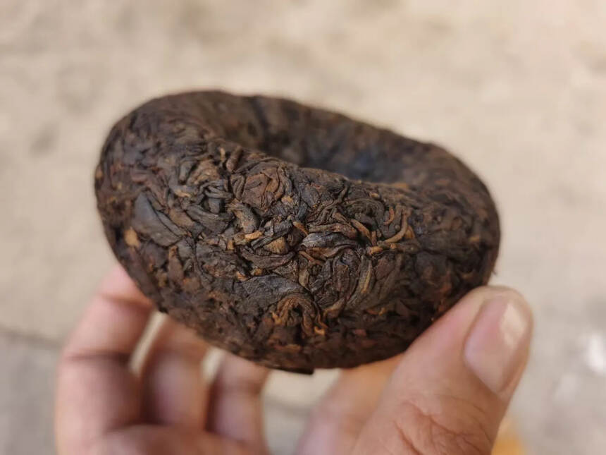 1998年红印高级沱

干仓老熟茶，陈味显著，陈香浓