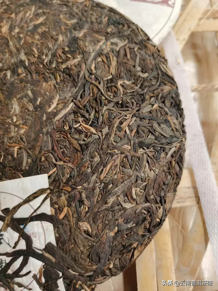 2009年易武古树茶
纯料古树茶，闻干茶比较香，汤香