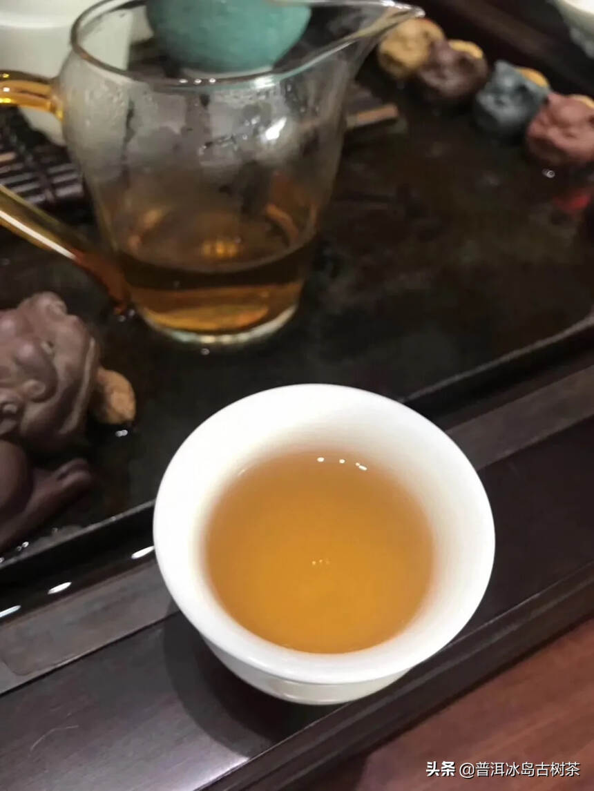 重量级好茶00年甲级大红印生茶，易武古树料。蜜香五星