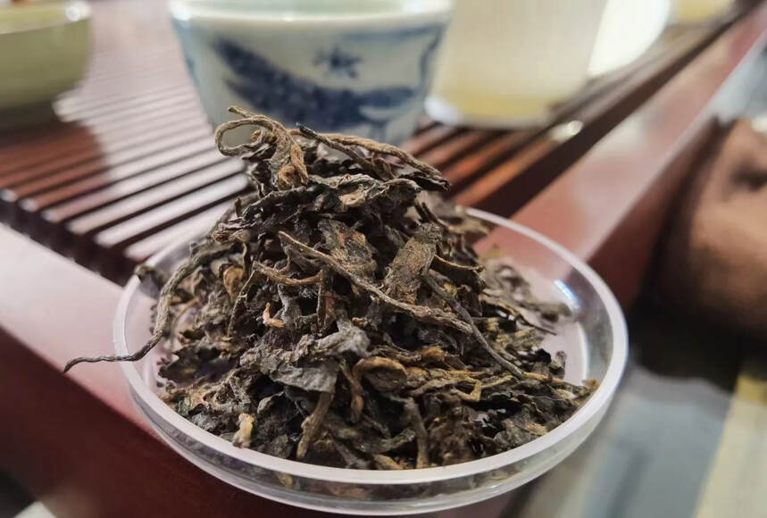 2000年｜勐海纯料老熟茶

3000克/砖
昆明纯