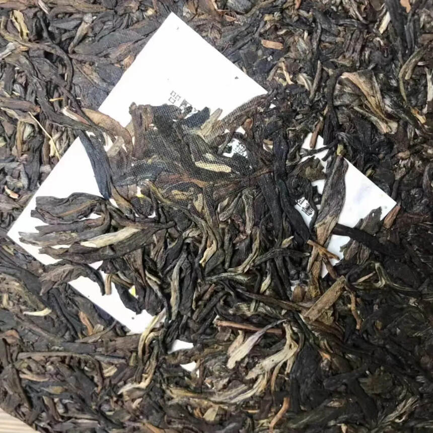兴海茶厂班章野生乔木茶，特制精品生茶，一饼357克，