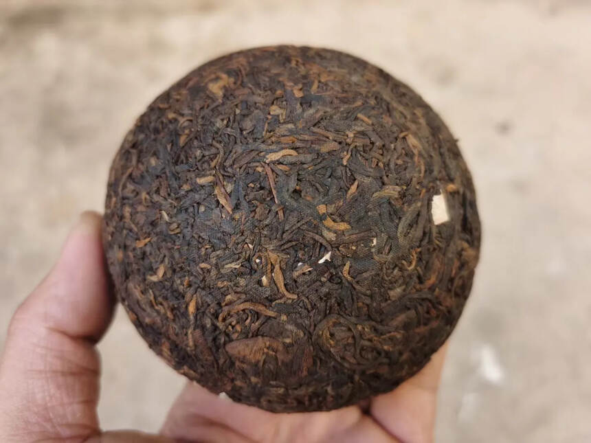 1998年红印高级沱

干仓老熟茶，陈味显著，陈香浓