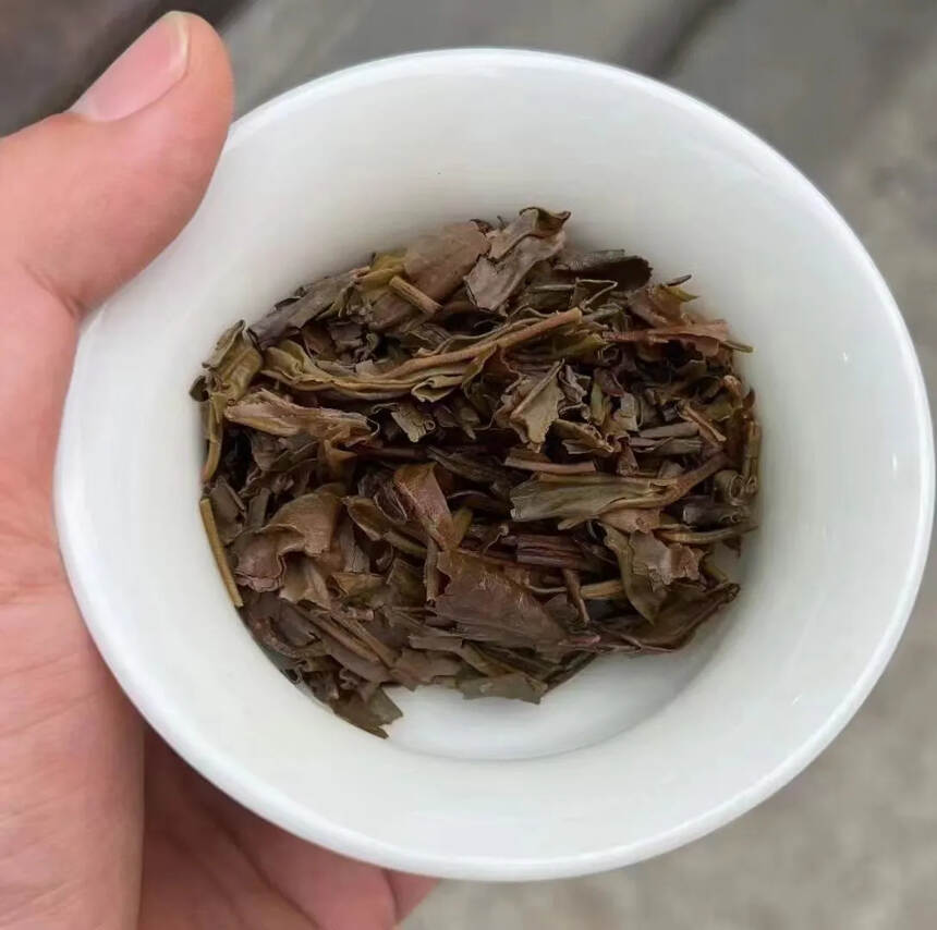 2008年德凤生态茶饼
＃梅子香普洱生茶
茶饼周正大