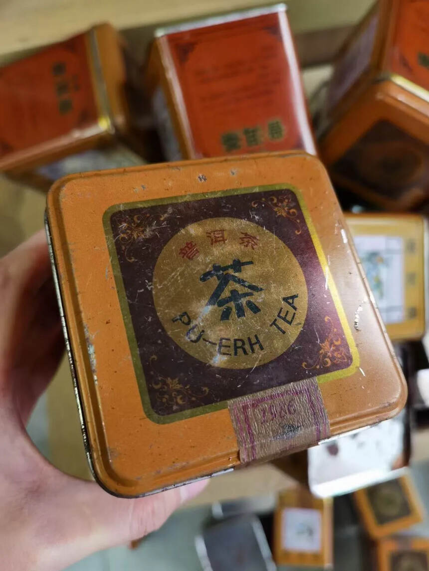 1986福禄同庆茶庄
茶味厚重，口感顺滑醇厚浓稠，底