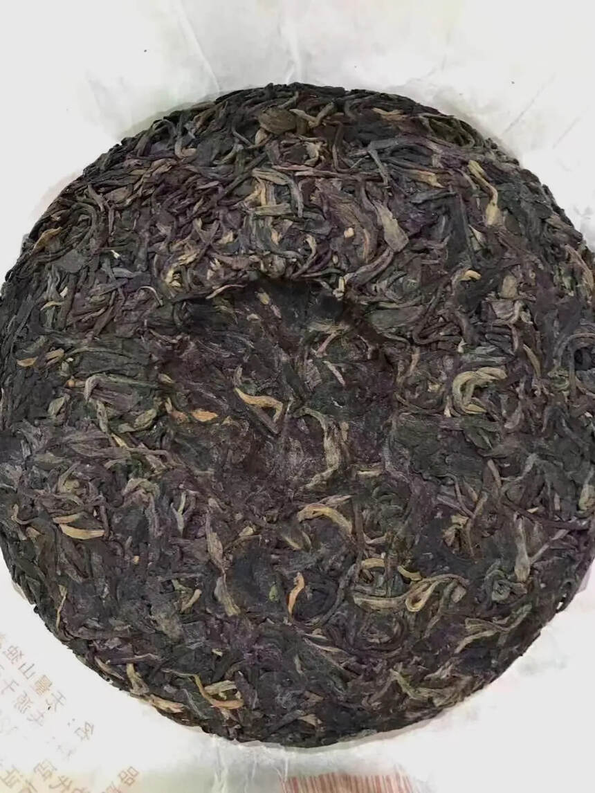 2009年南涧凤凰茶业无量山独木紫茎茶200克小饼，