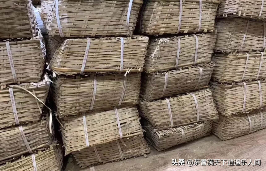 2000年凤牌甲级沱茶生茶
一个100克，一条5个，