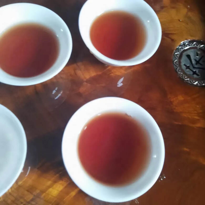 2013年老树老茶老饼，云南景谷大叶种熟茶，白龙茶业