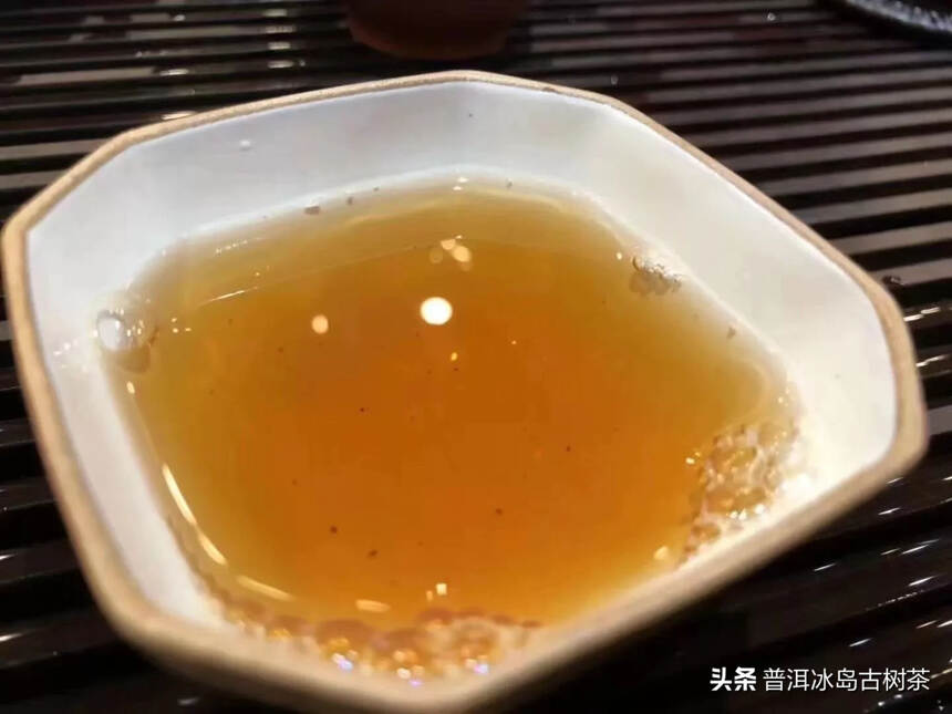 98年可以兴300克砖茶生茶，烟香老味！#中国茶韵#