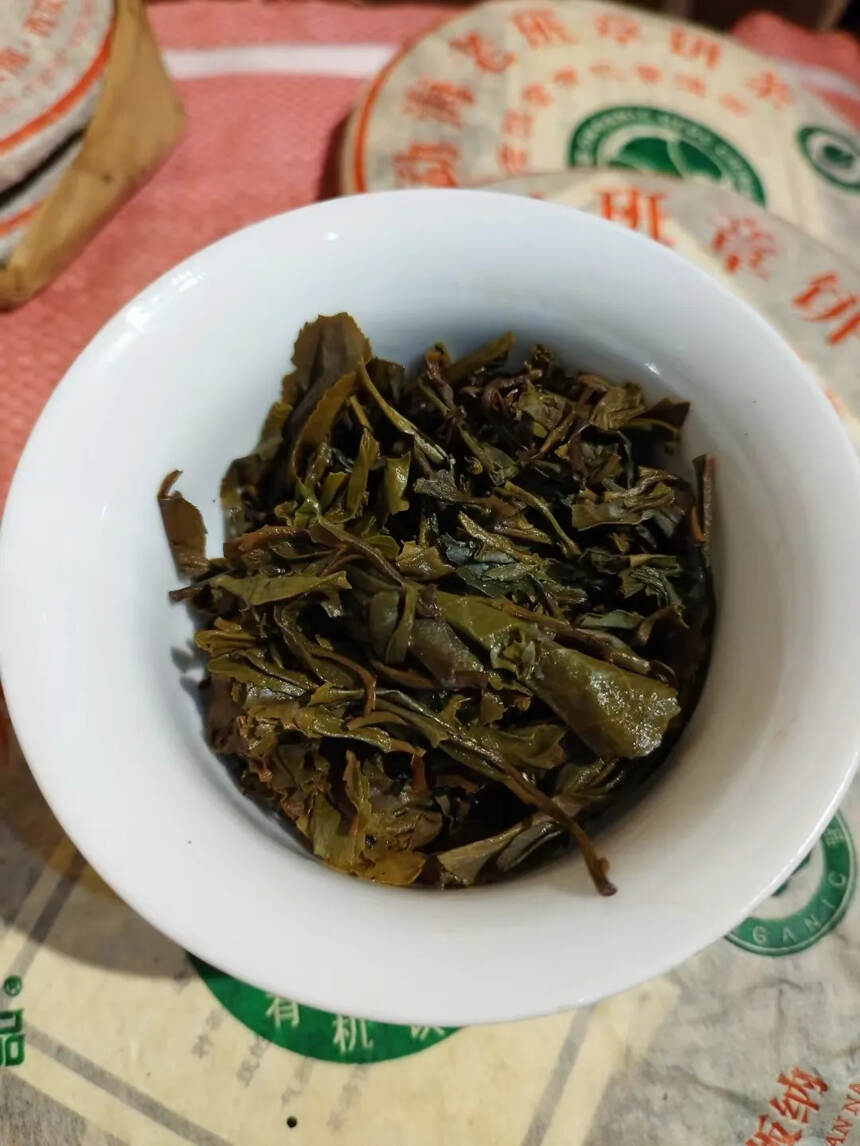 05年天茗茶厂老班章有  几 茶

茶味霸气，回甘迅