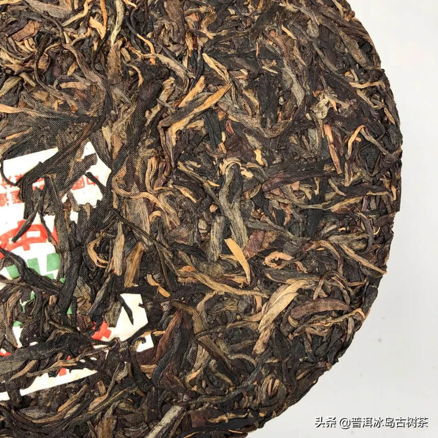 板桥人渡泉声，茅檐日午鸡鸣。 莫嗔焙茶烟暗，却喜晒