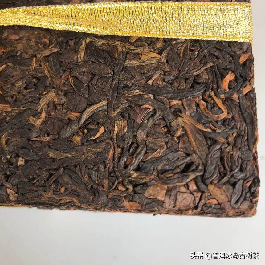 #记忆中最好喝的茶是什么味道# 01年老班章茶砖生茶