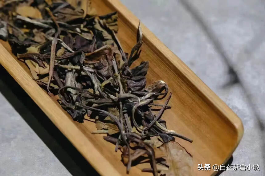 六妙白茶•陈韵
老茶客首选收藏散料。
此茶，仓储干净