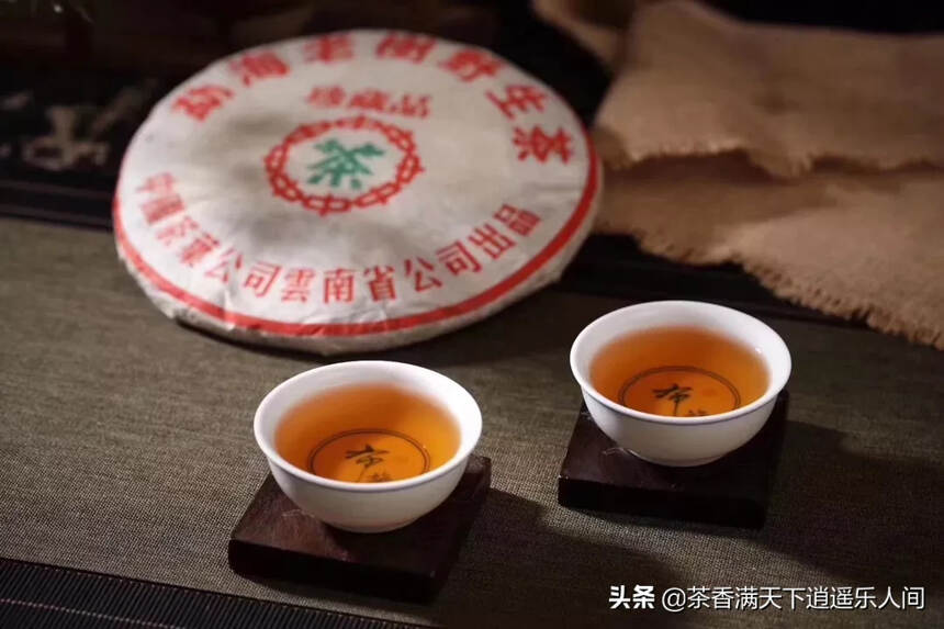 05年中茶绿印珍藏品 勐海老树饼茶