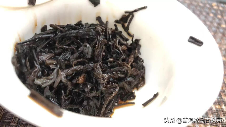 2011年陈年老茶透酒香，有茅台味的老茶。#中国茶韵