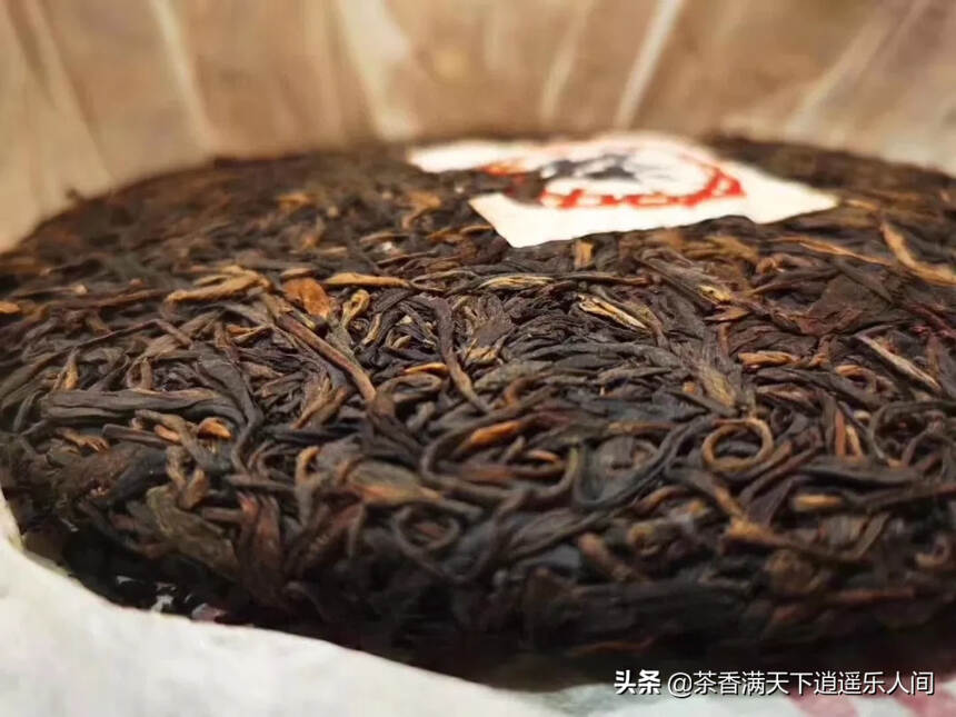 99年甲级红印生饼
规格：400克/片．84片/件