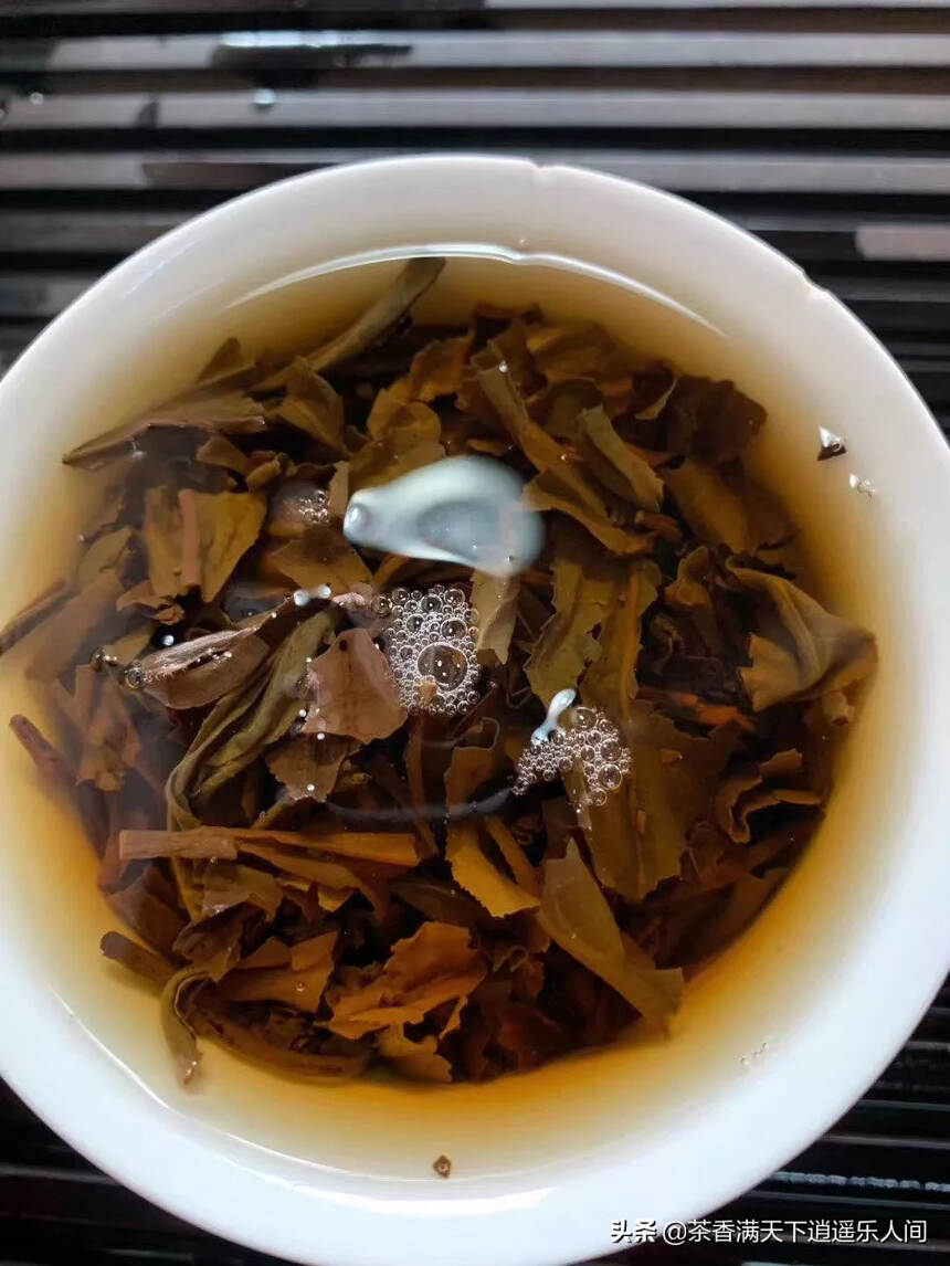 茶性已经没有新茶那么寒凉 布朗茶苦轻易化，汤感清甜，